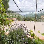 L&r - Casa Illiade Con Parcheggio Libero, Terrazza Panoramica E Wi-fi Apartmán *