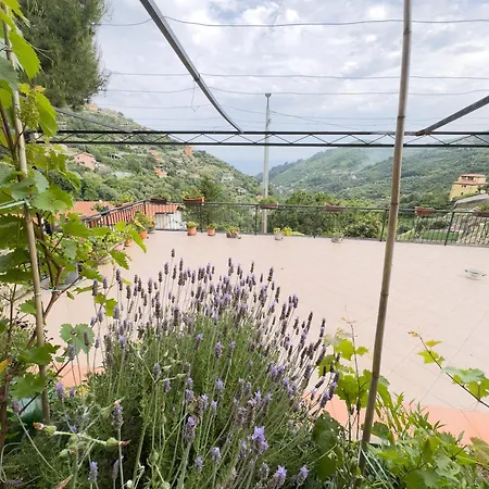 L&r - Casa Illiade Con Parcheggio Libero, Terrazza Panoramica E Wi-fi Apartmán *
