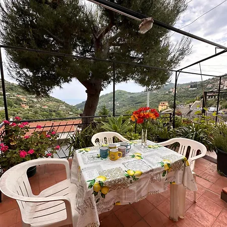 L&r - Casa Illiade Con Parcheggio Libero, Terrazza Panoramica E Wi-fi Apartmán *