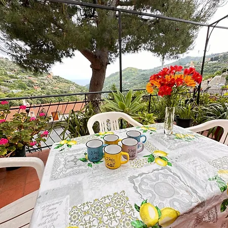 Apartmán L&r - Casa Illiade Con Parcheggio Libero, Terrazza Panoramica E Wi-fi